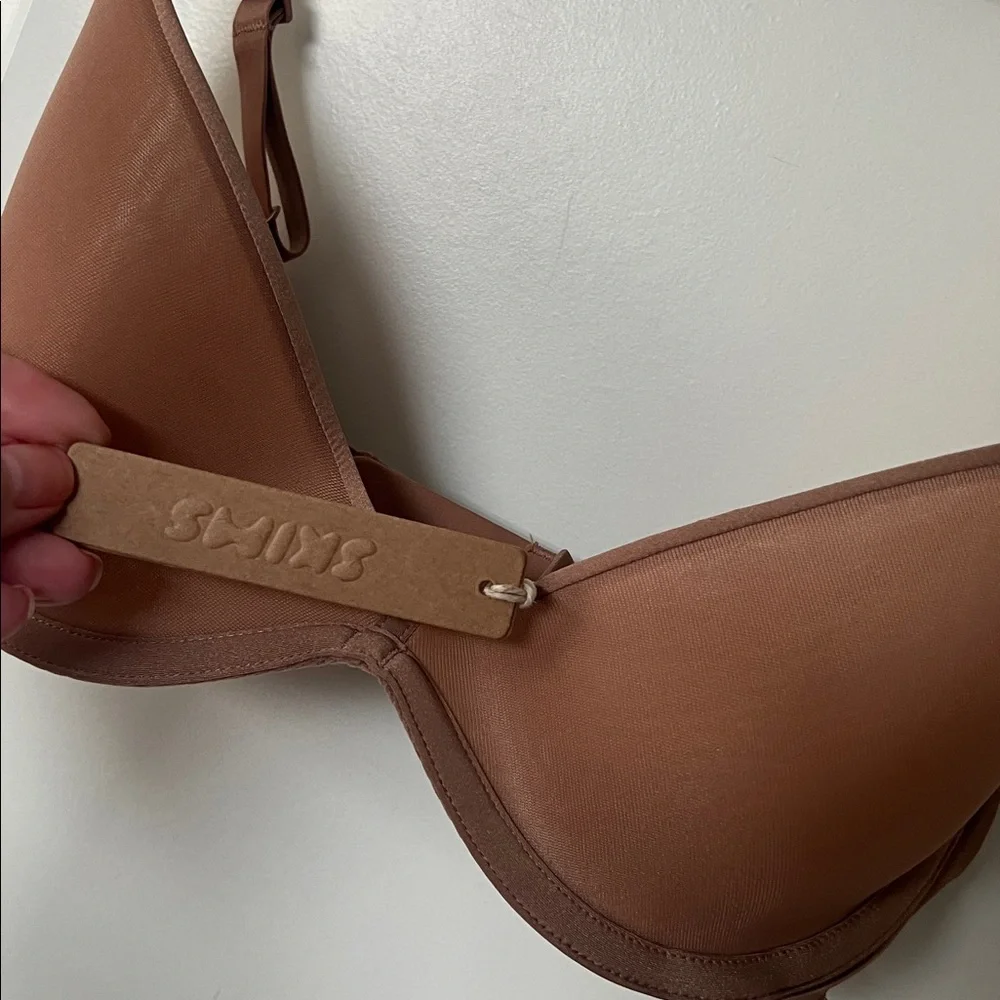 NWT Skims Weightless Scoop Bra Sienna, 32C - Picture 5 of 10